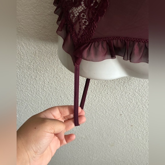 Rene Rofe Grand Finale  Ruffle Burgundy Lace M/L - Picture 8 of 14